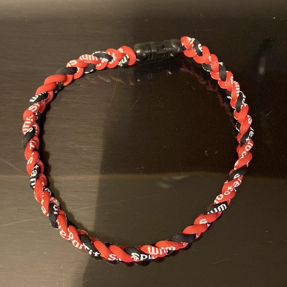 NWOT Titanium Sports red/black baseball necklace - Picture 1 of 1